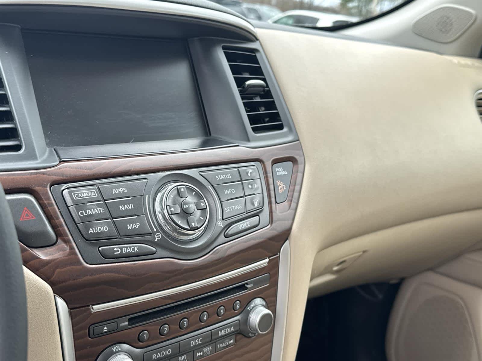 2018 Nissan Pathfinder Platinum 24
