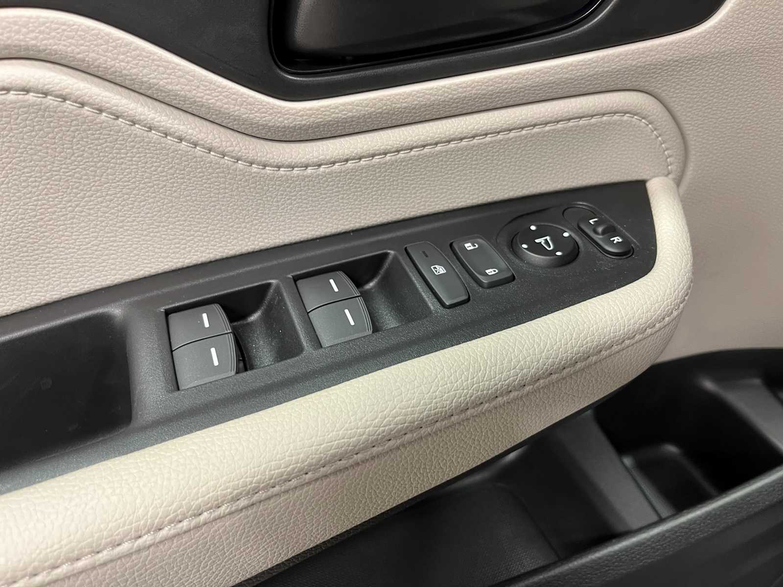 Thumbnail: 2026 Honda Odyssey - 10