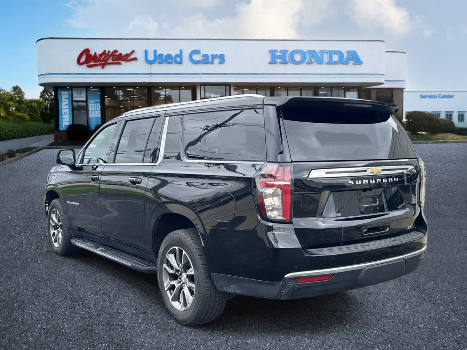 Thumbnail: 2023 Chevrolet Suburban - 3