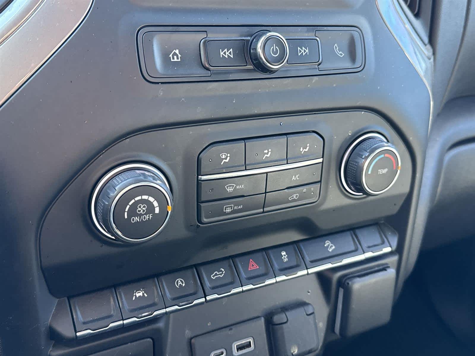 Thumbnail: 2022 Chevrolet Silverado 1500 - 32