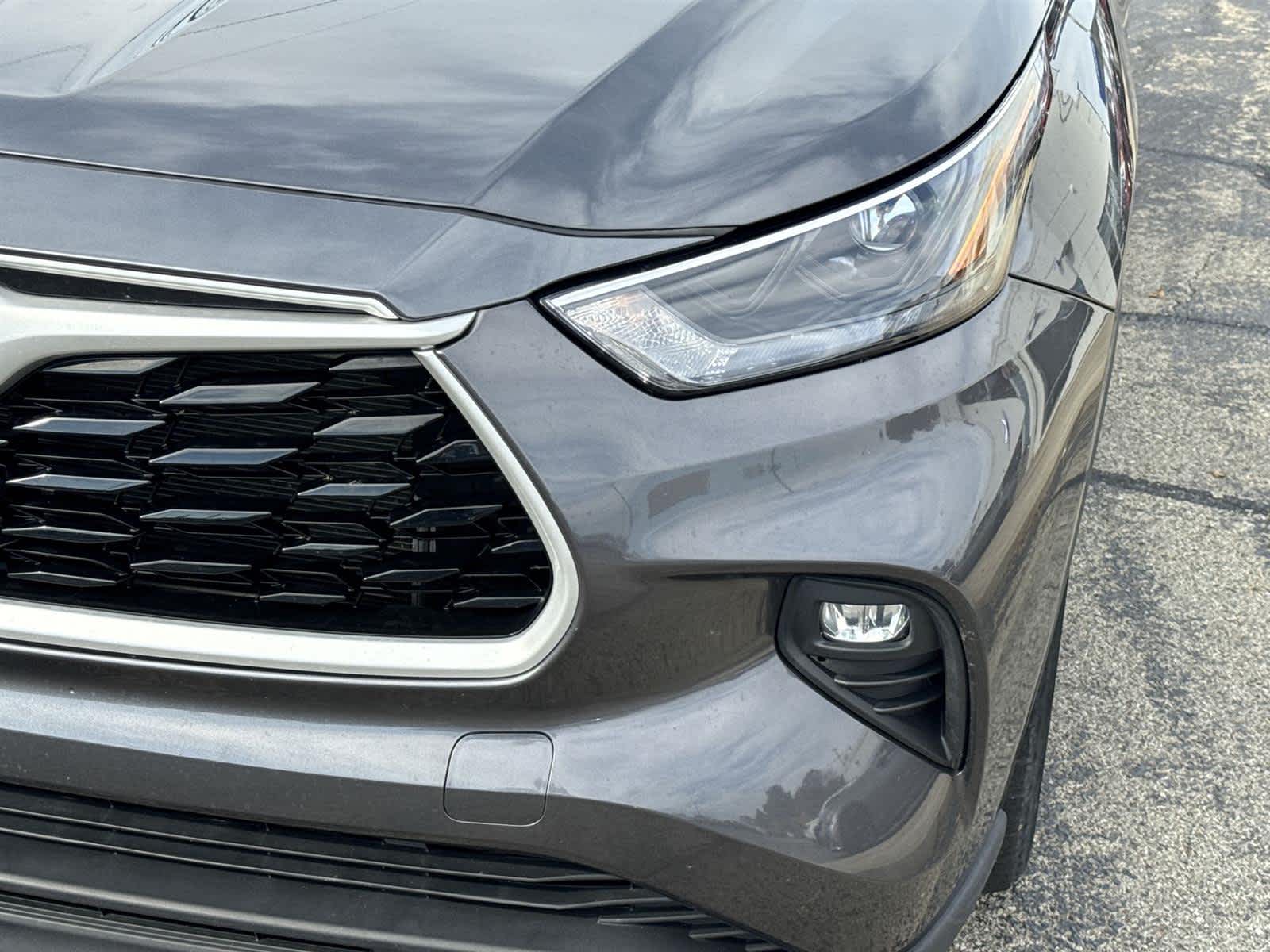 Thumbnail: 2022 Toyota Highlander - 9