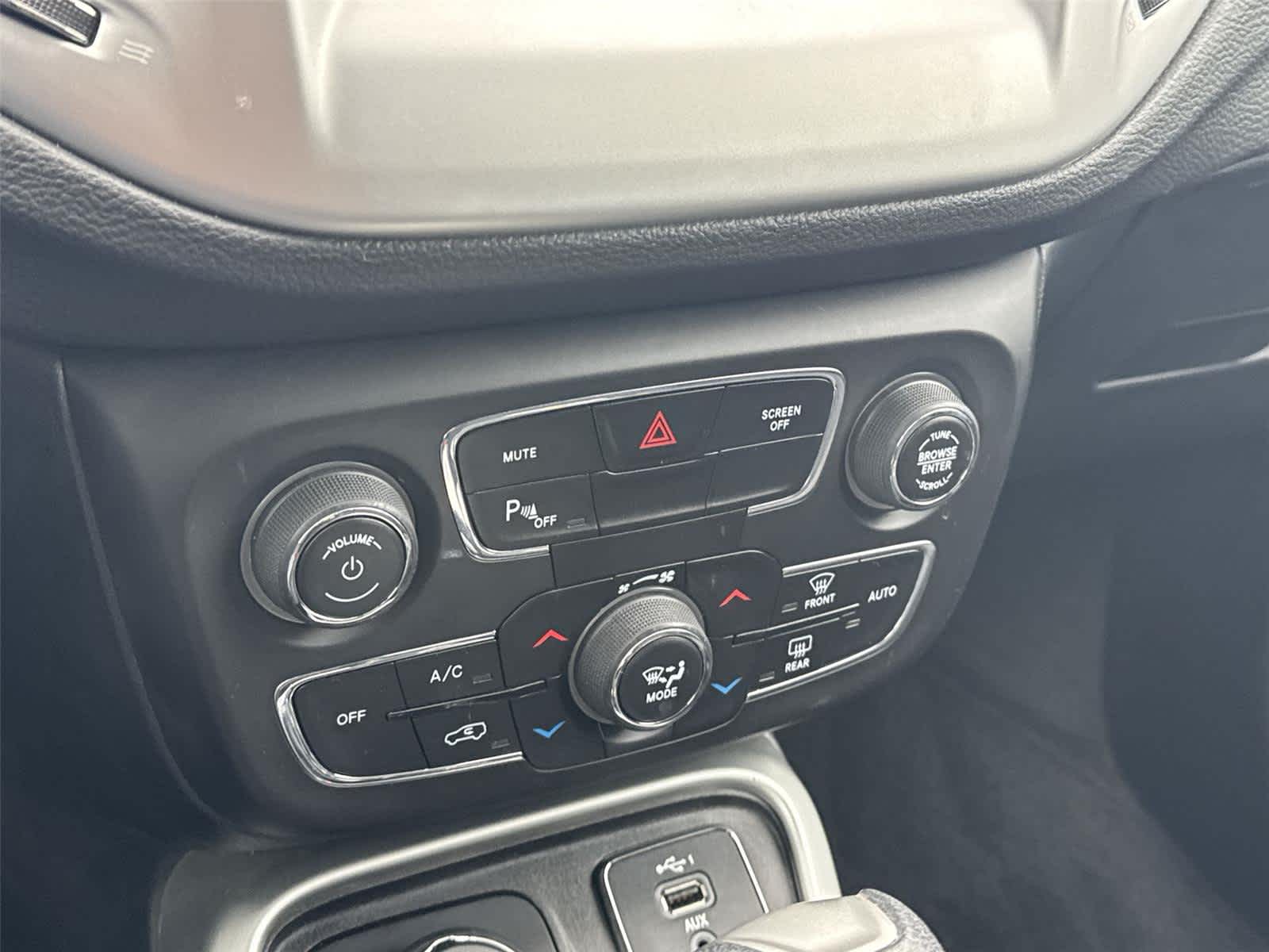 Thumbnail: 2019 Jeep Compass - 32