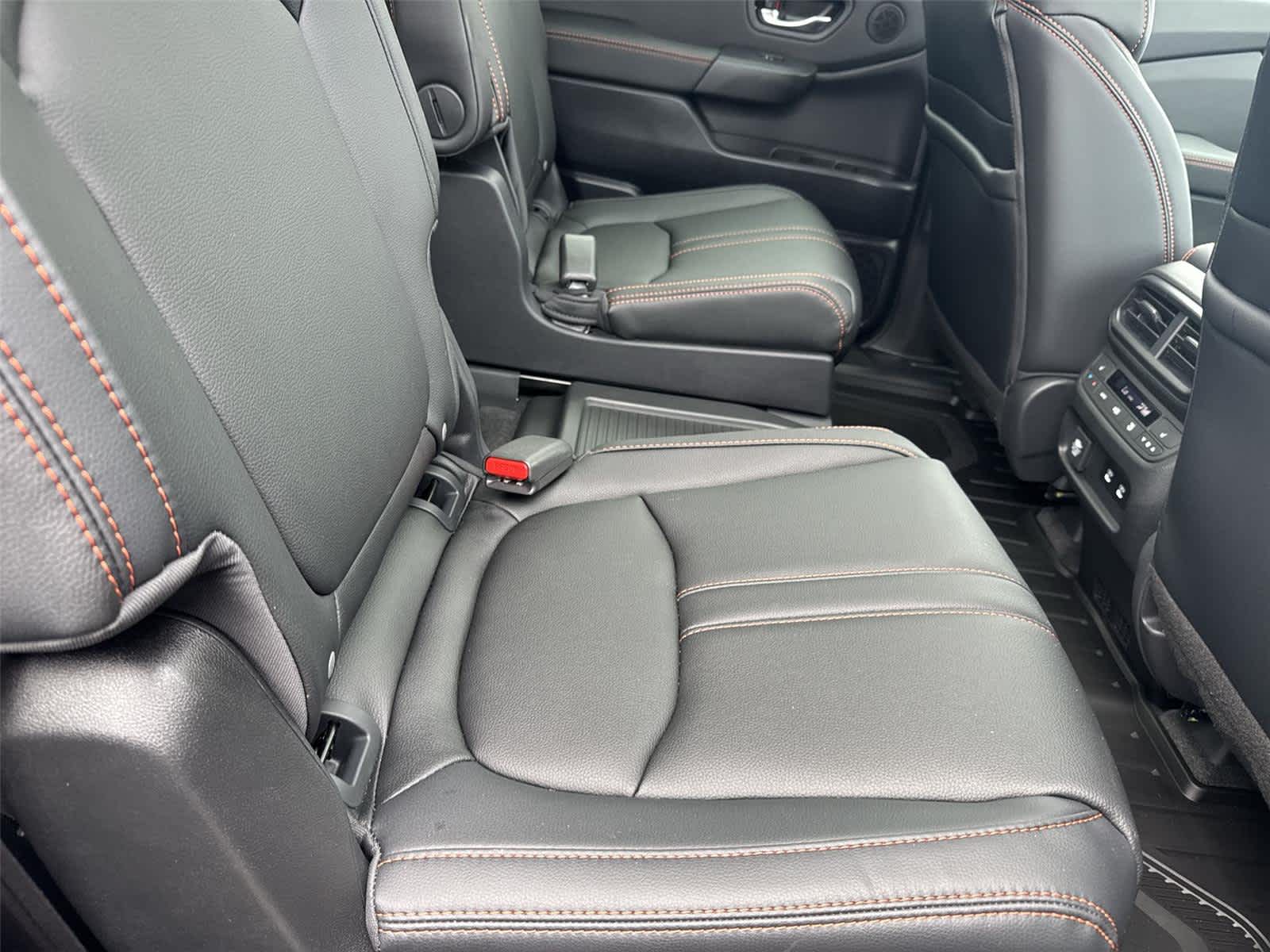 Thumbnail: 2026 Honda Pilot - 16