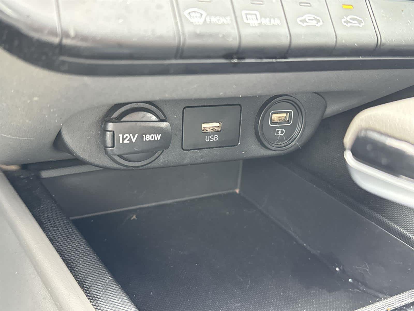 Thumbnail: 2022 Hyundai Elantra - 25