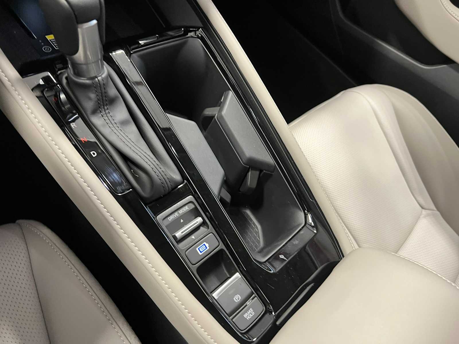 2025 Honda Accord Touring 19