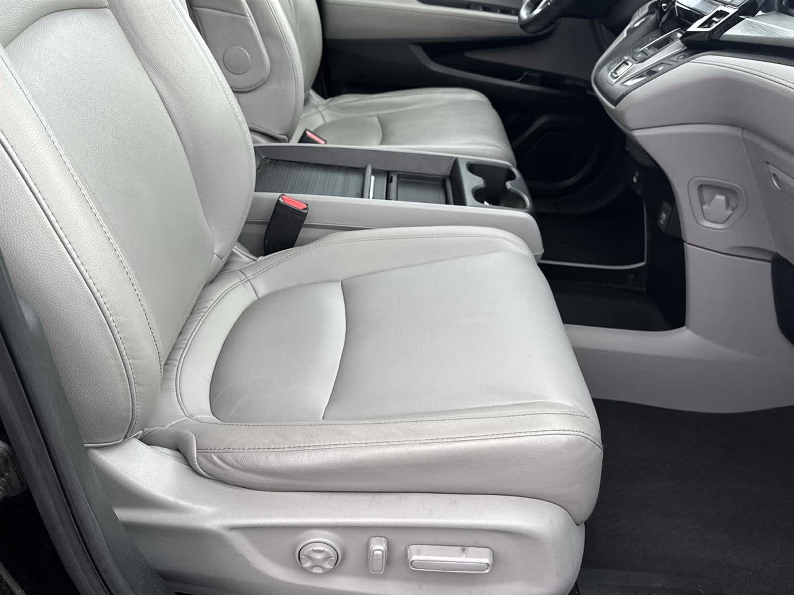 Thumbnail: 2022 Honda Odyssey - 16