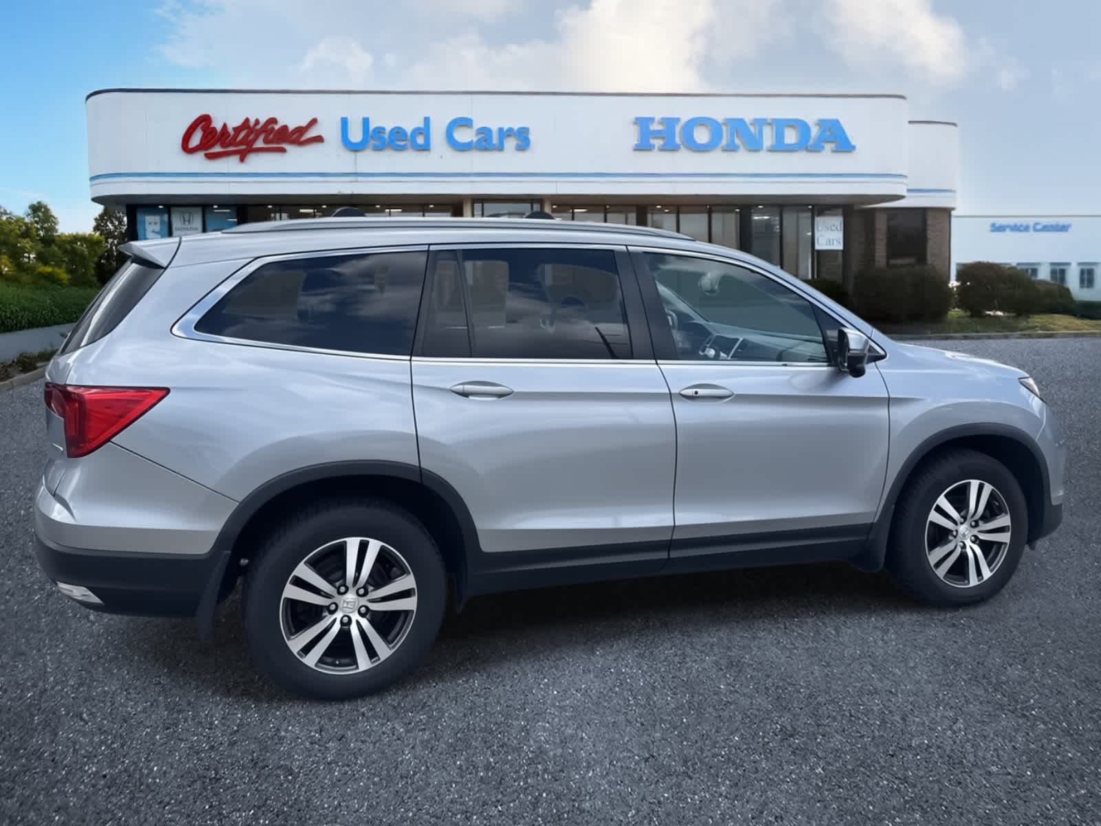 Thumbnail: 2017 Honda Pilot - 6