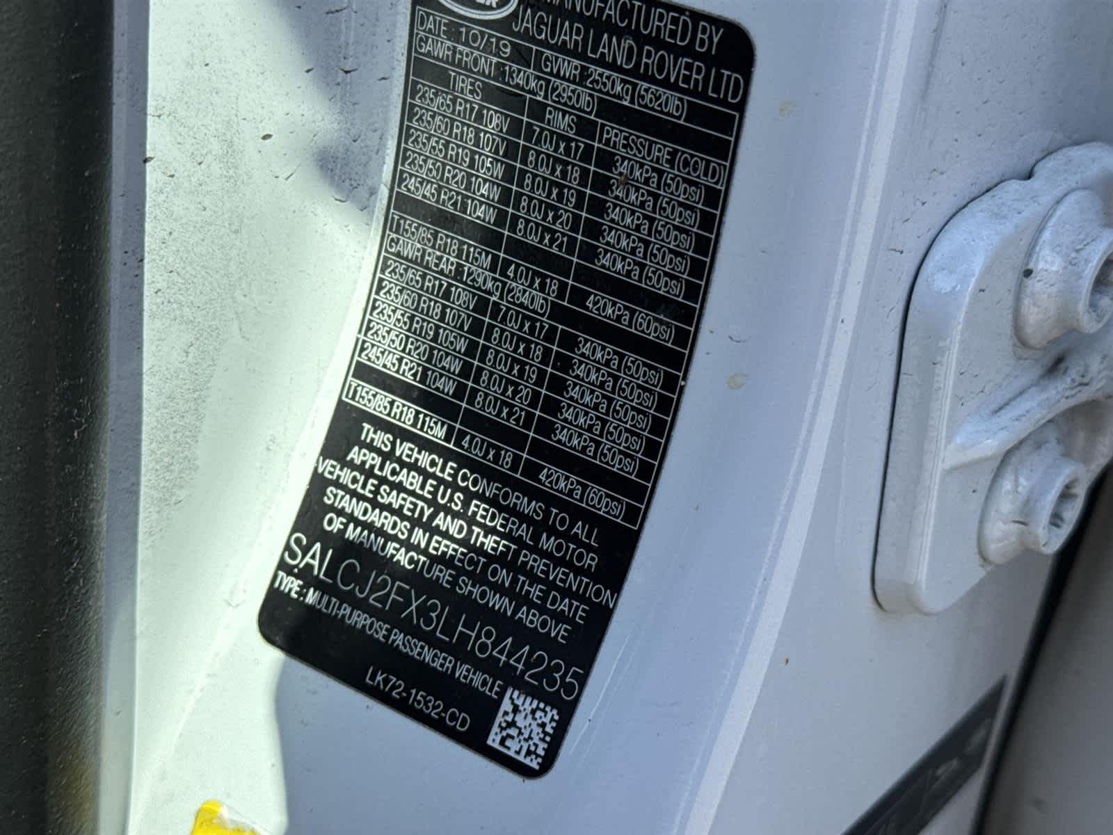 Thumbnail: 2020 Land Rover Discovery Sport - 32