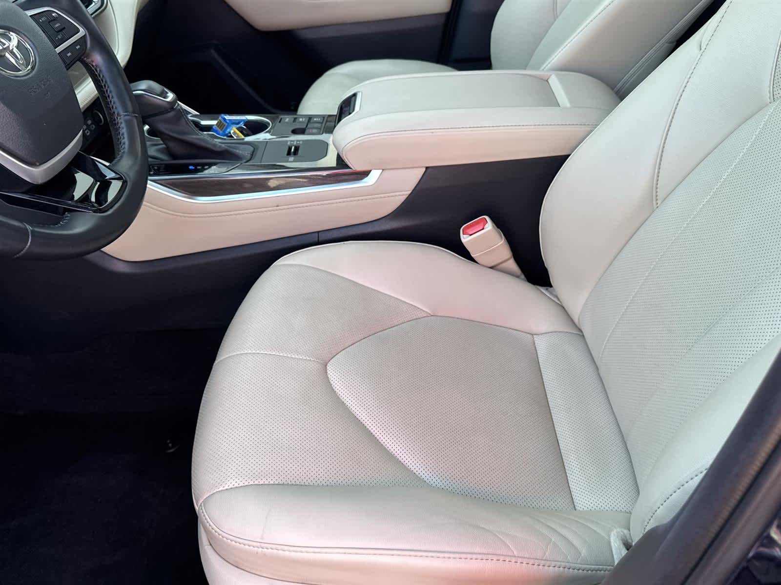 Thumbnail: 2023 Toyota Highlander - 11