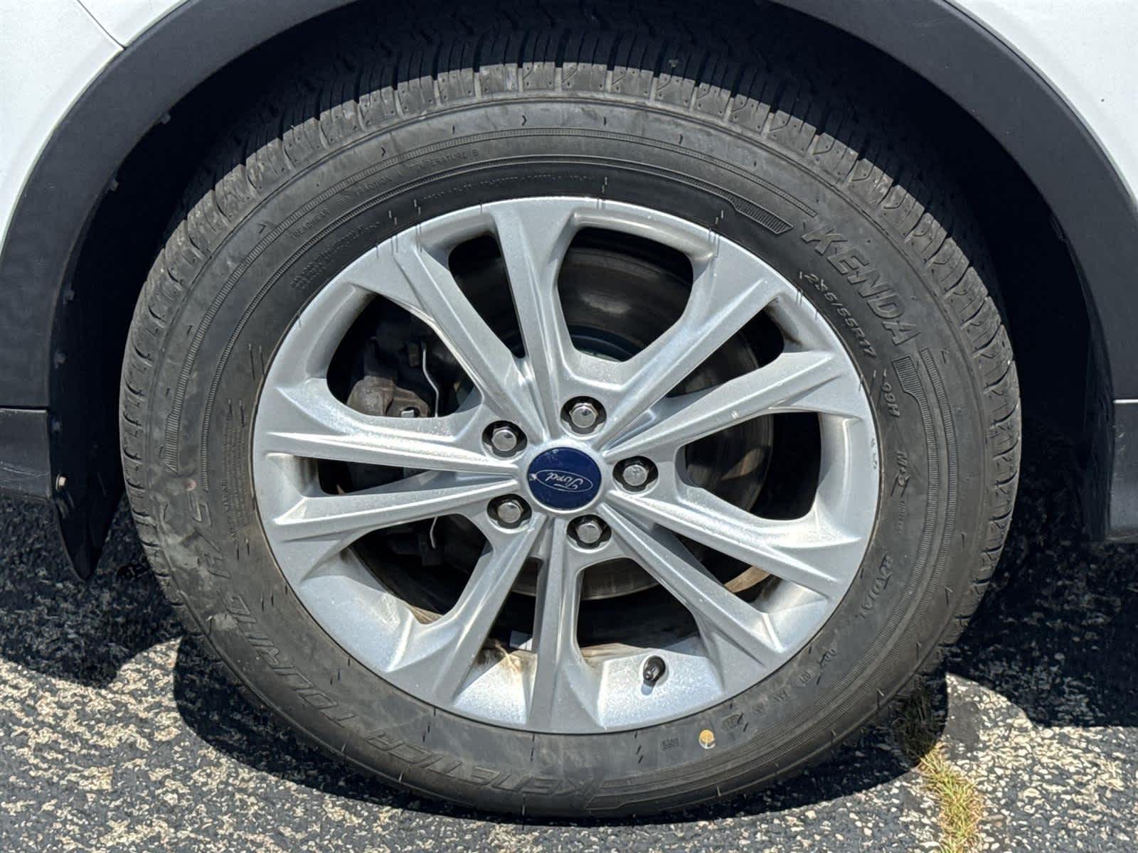 Thumbnail: 2017 Ford Escape - 12