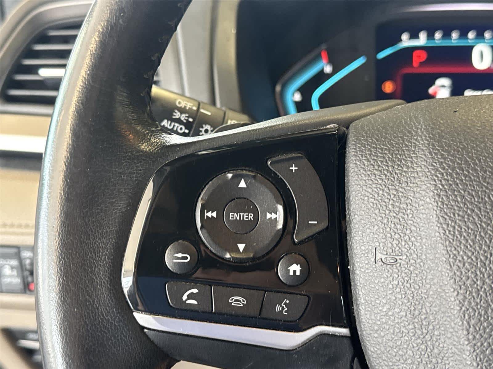 Thumbnail: 2018 Honda Odyssey - 18