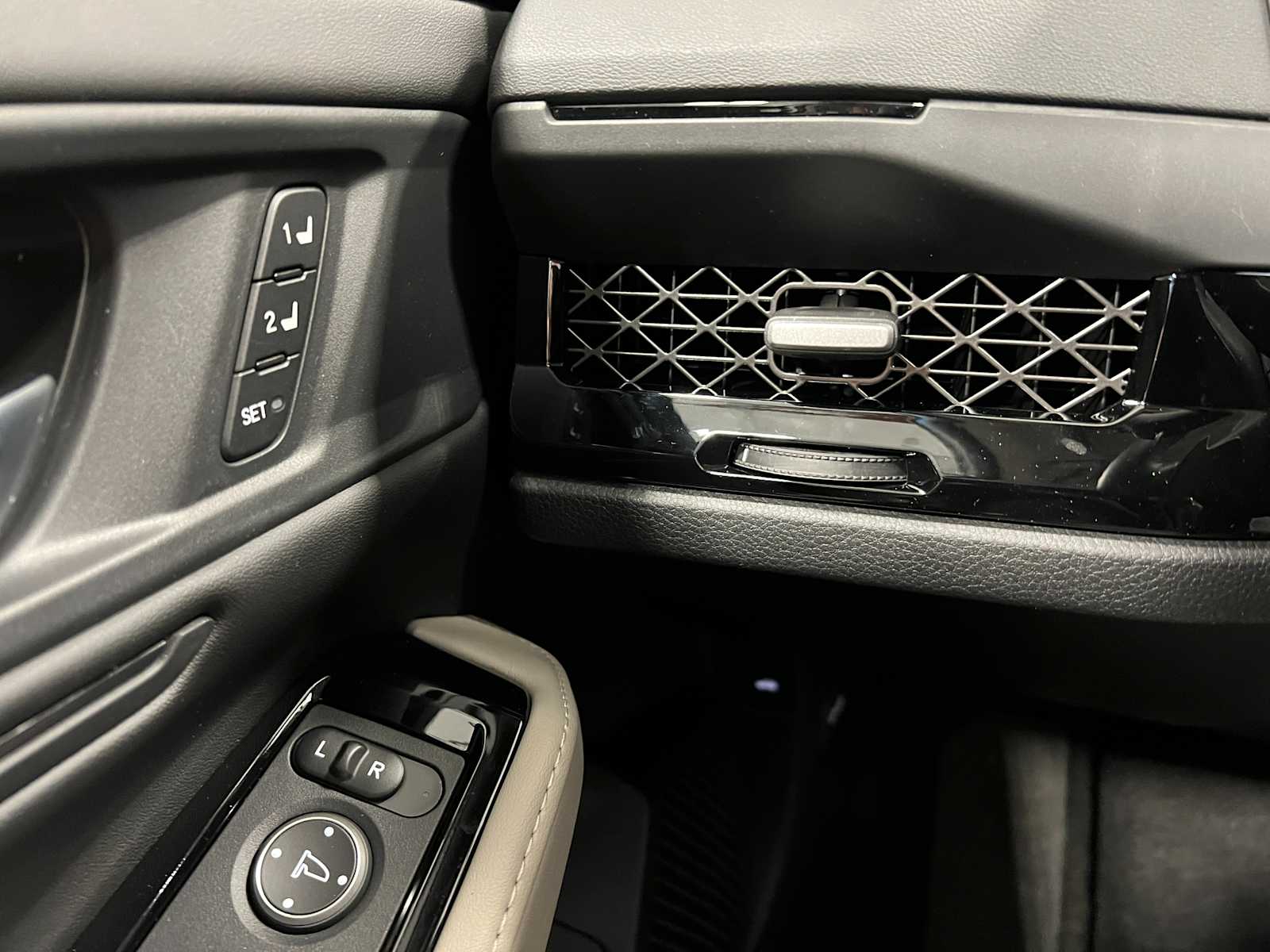 2025 Honda Accord Touring 18