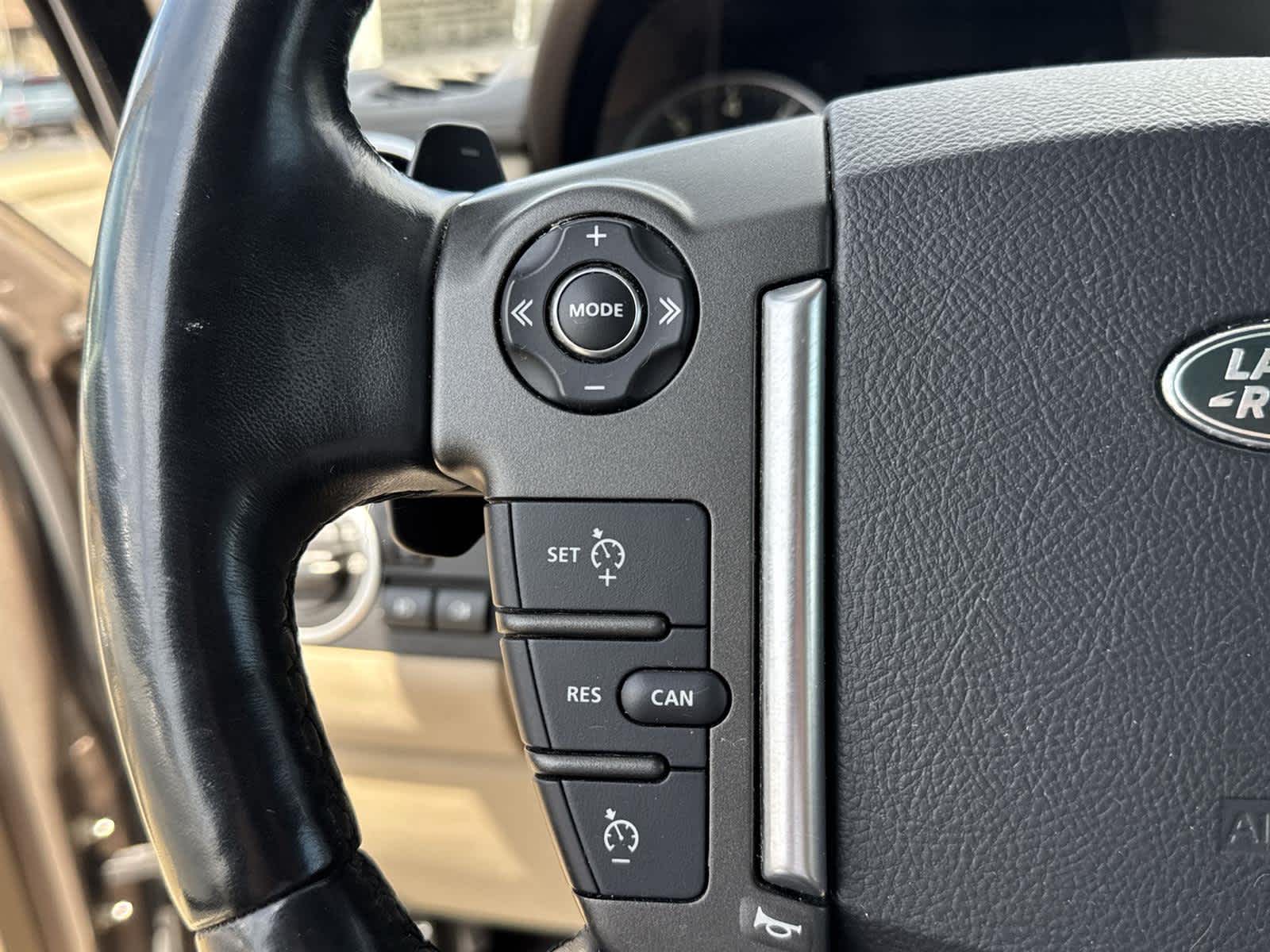 Thumbnail: 2015 Land Rover LR4 - 19