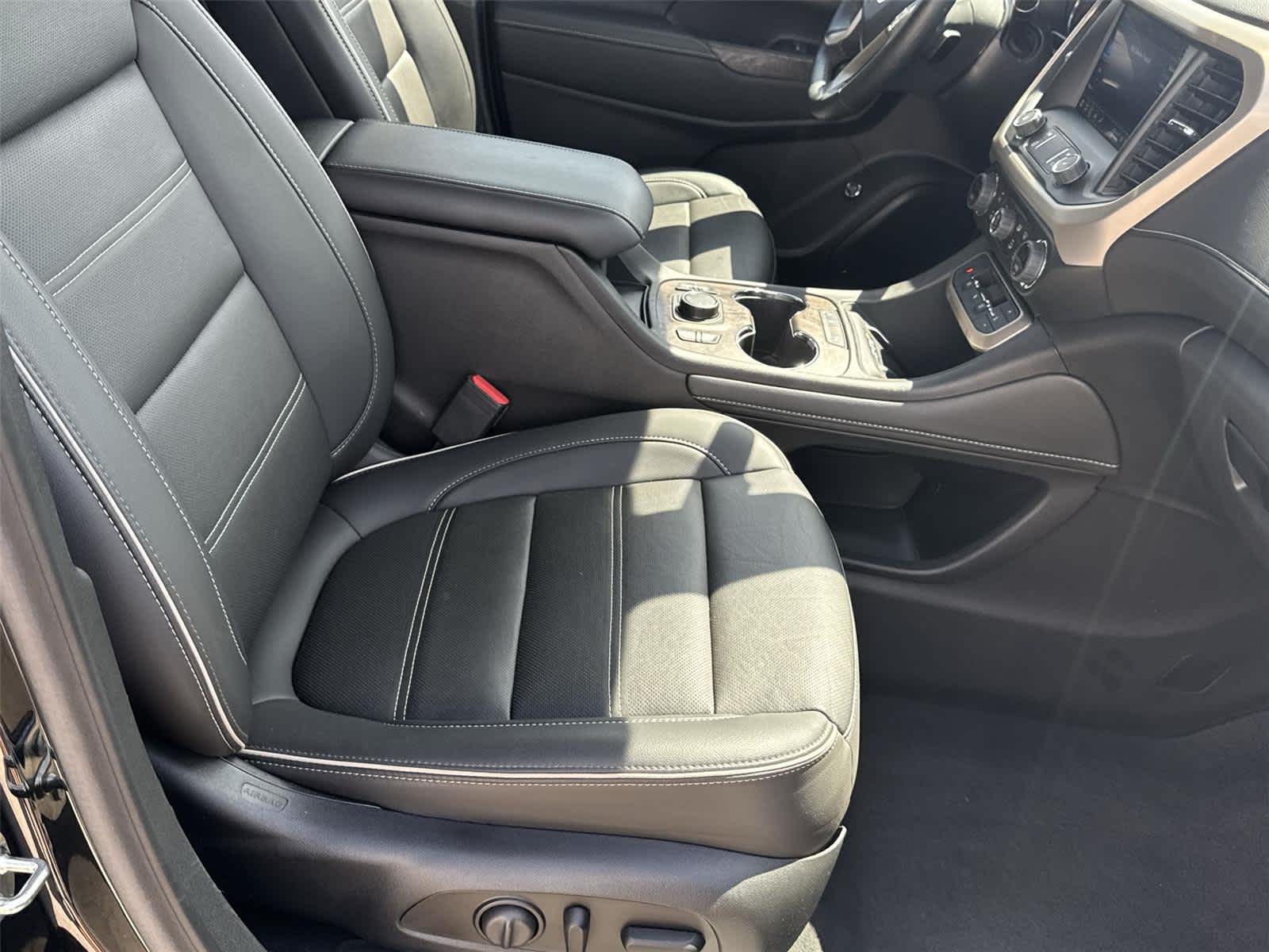 Thumbnail: 2023 GMC Acadia - 15