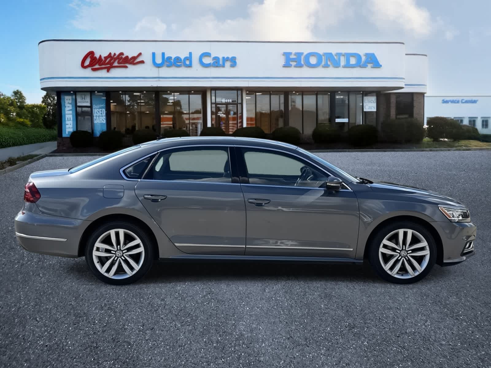 Thumbnail: 2017 Volkswagen Passat - 6