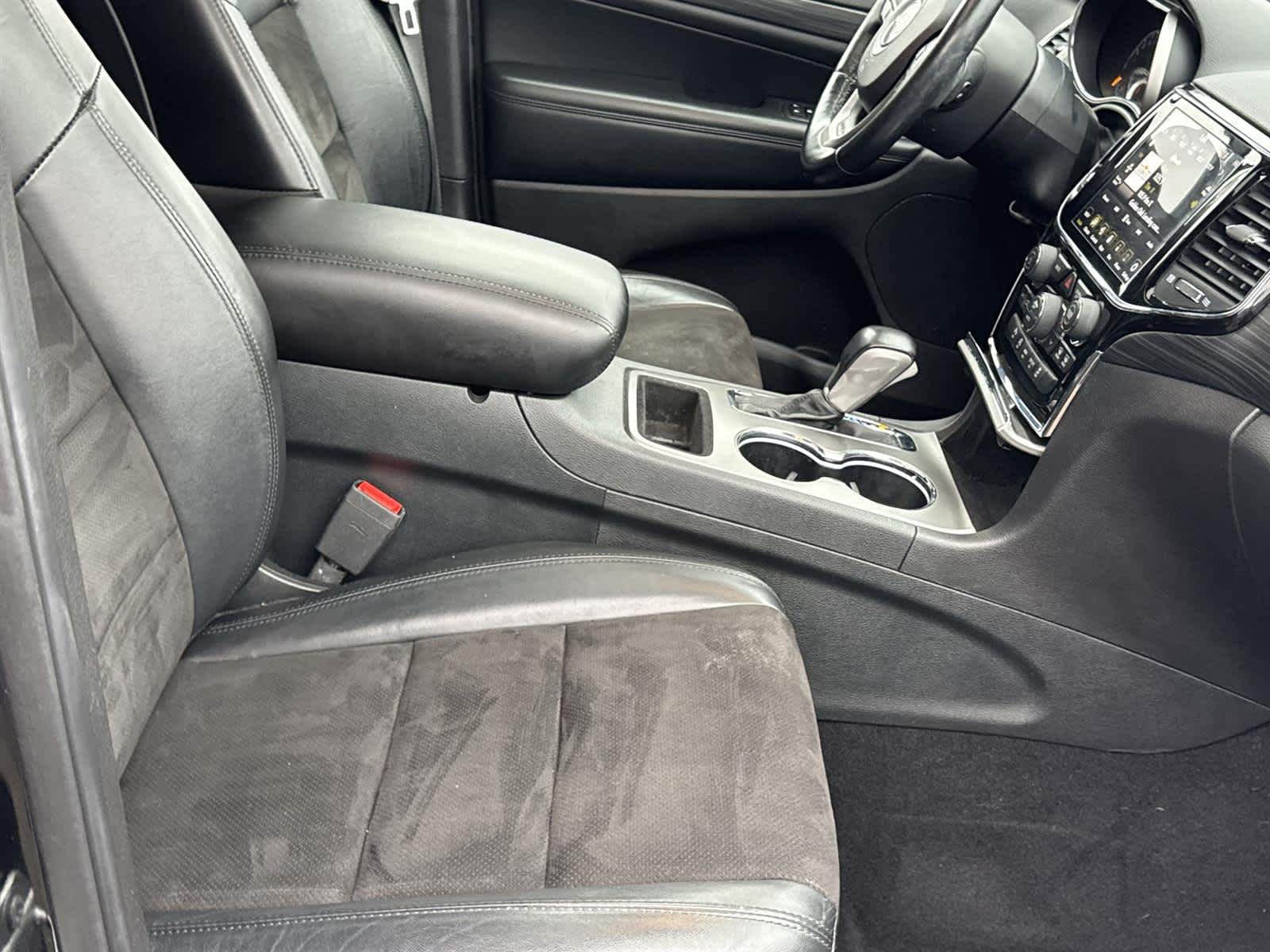 Thumbnail: 2020 Jeep Grand Cherokee - 18