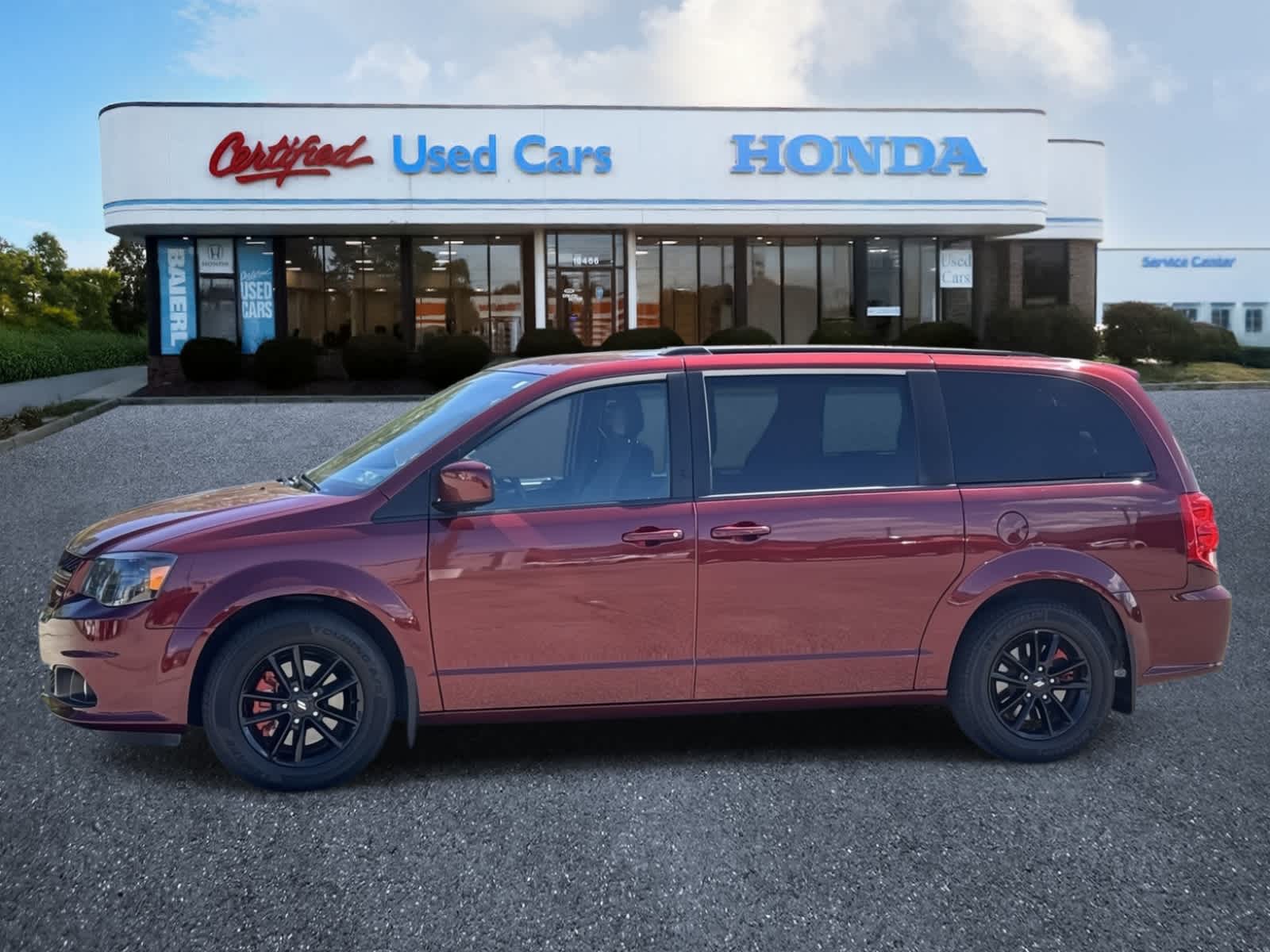 Thumbnail: 2019 Dodge Grand Caravan - 2