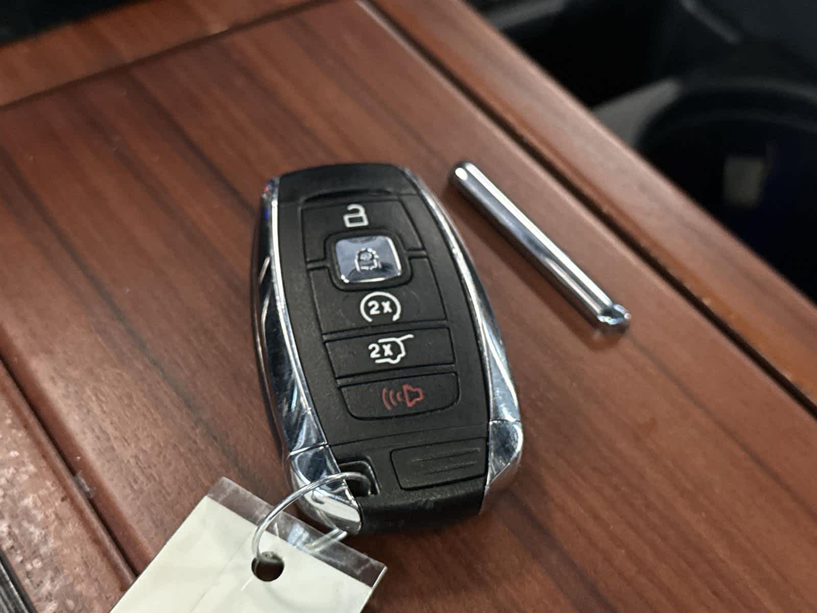 Thumbnail: 2019 Lincoln Navigator - 32
