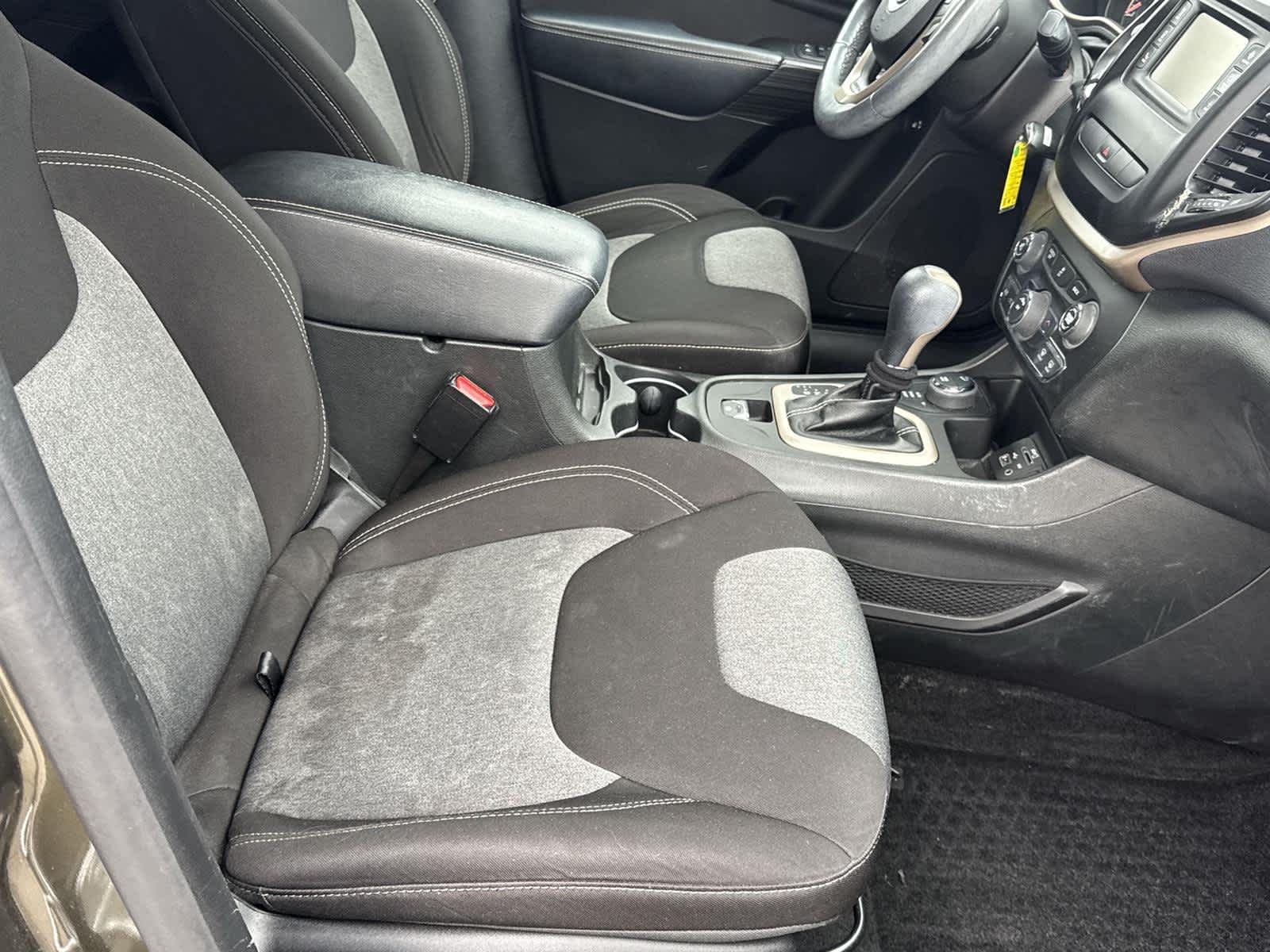 Thumbnail: 2014 Jeep Cherokee - 16