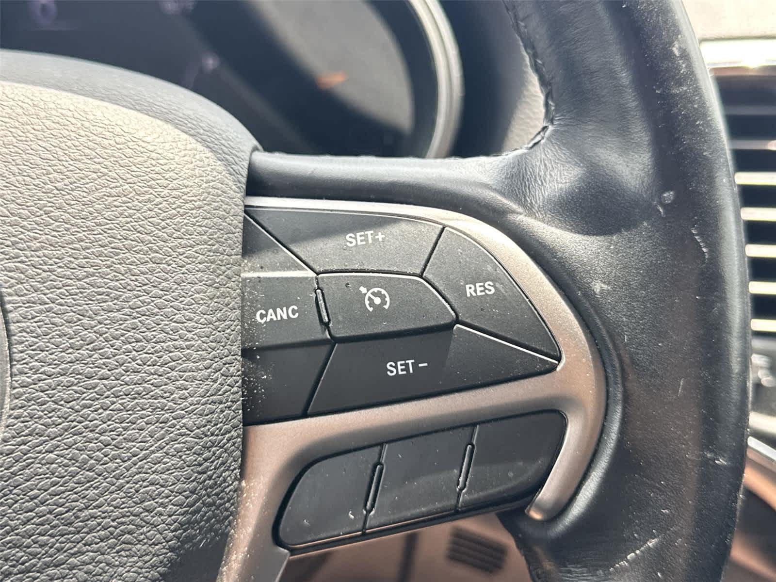 Thumbnail: 2020 Jeep Grand Cherokee - 21