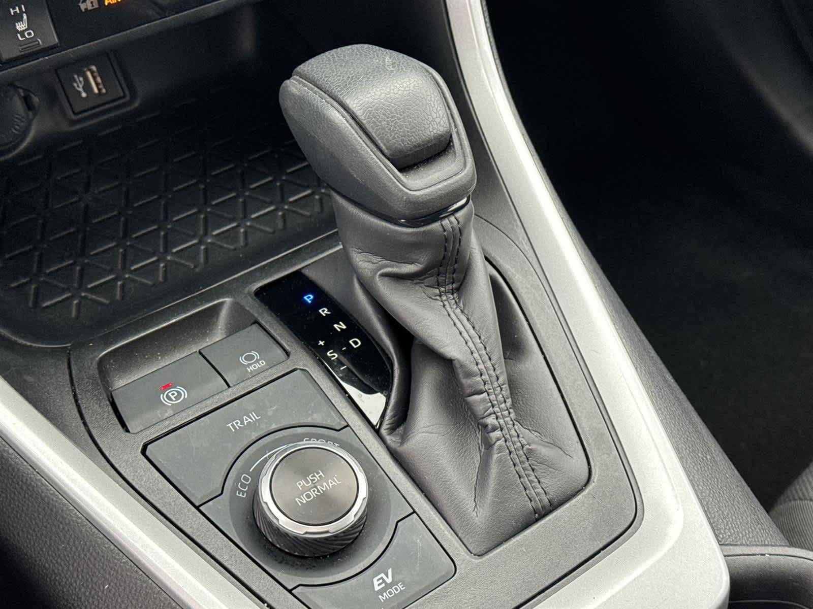 Thumbnail: 2024 Toyota RAV4 - 30