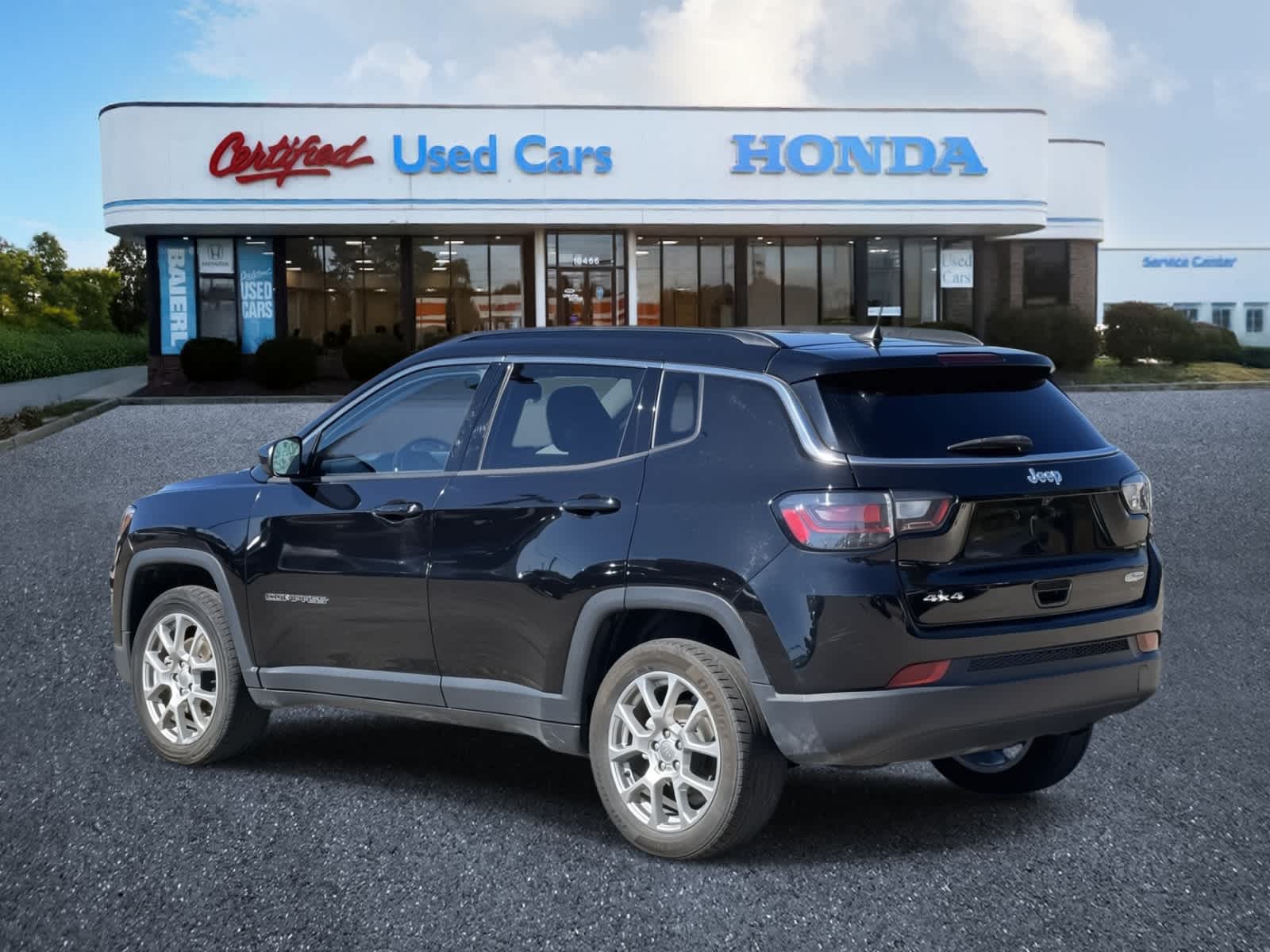 2022 Jeep Compass Latitude Lux photo 2