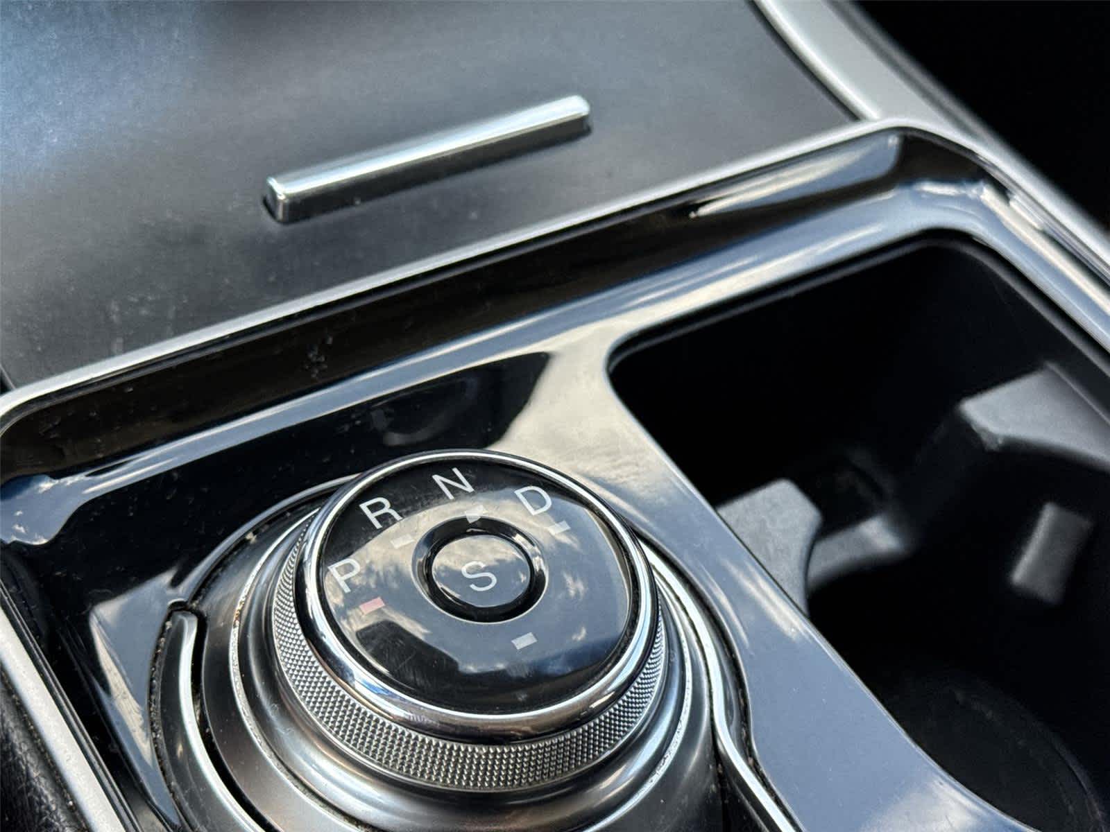 Thumbnail: 2019 Ford Edge - 25