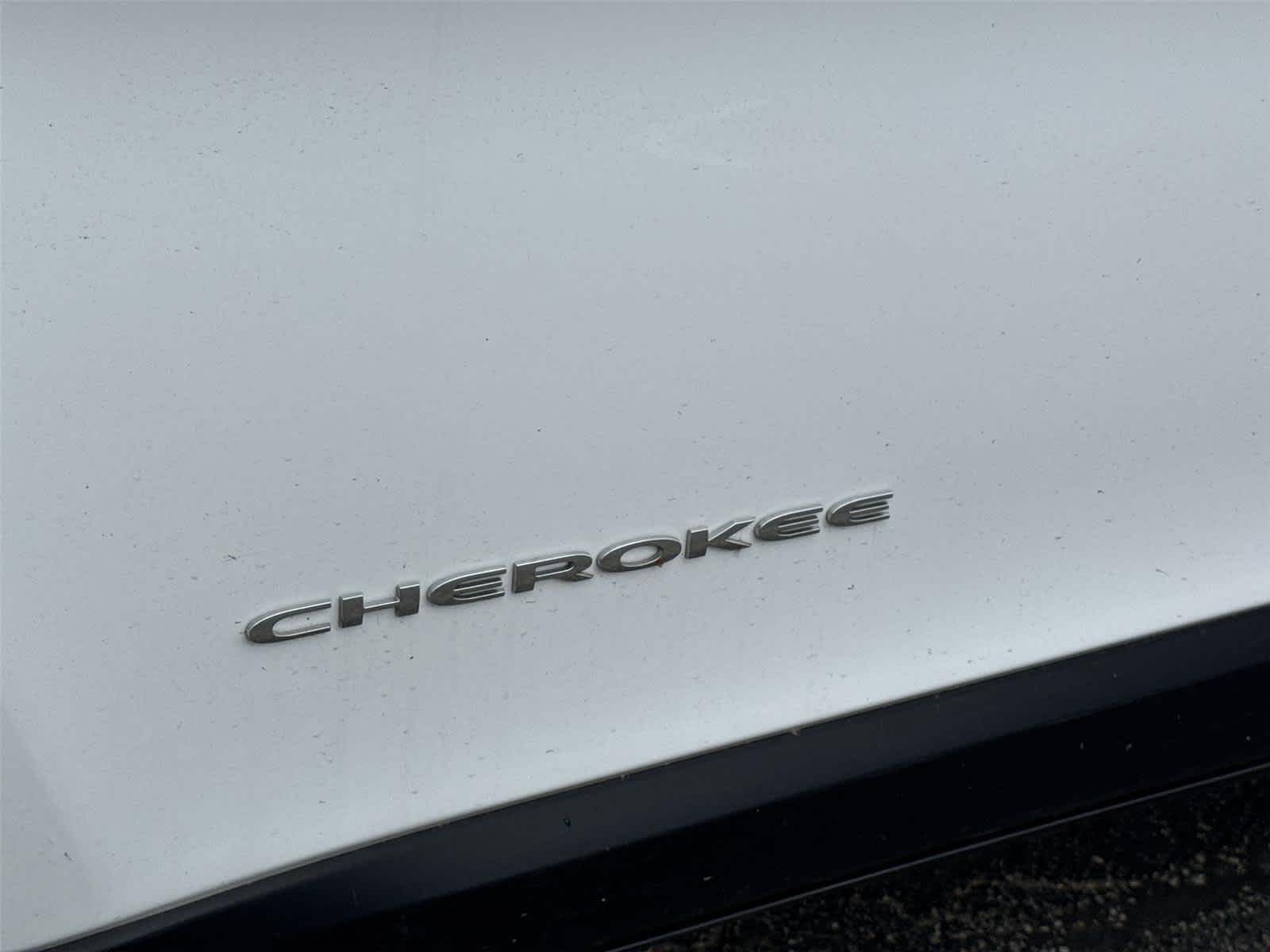 Thumbnail: 2018 Jeep Cherokee - 11