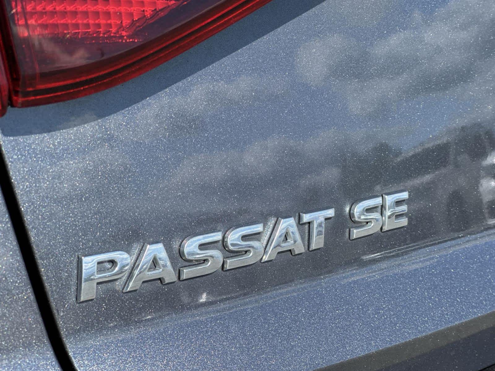 Thumbnail: 2017 Volkswagen Passat - 11
