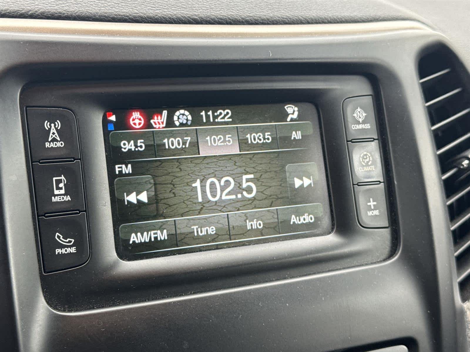 Thumbnail: 2014 Jeep Cherokee - 24