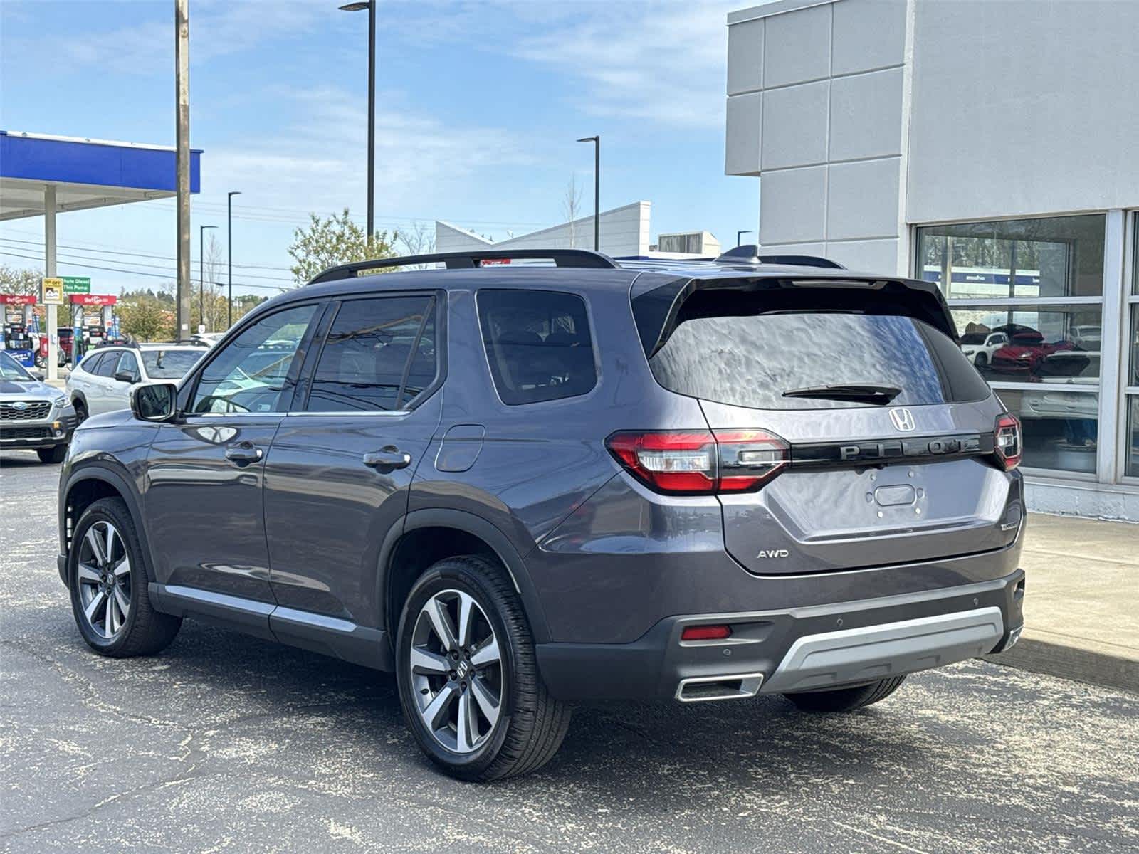 Thumbnail: 2023 Honda Pilot - 3