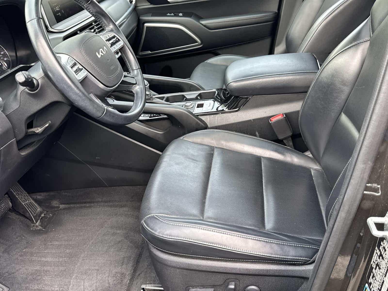 2022 Kia Telluride S 12