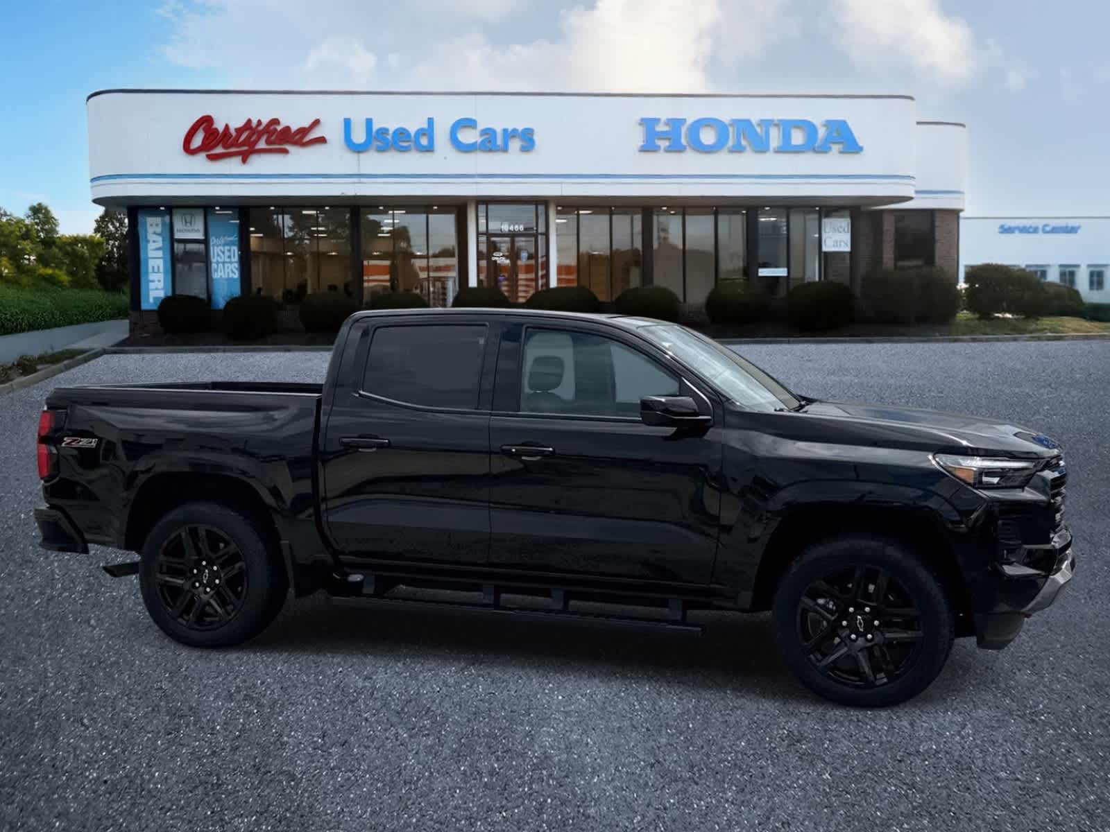 Thumbnail: 2024 Chevrolet Colorado - 6