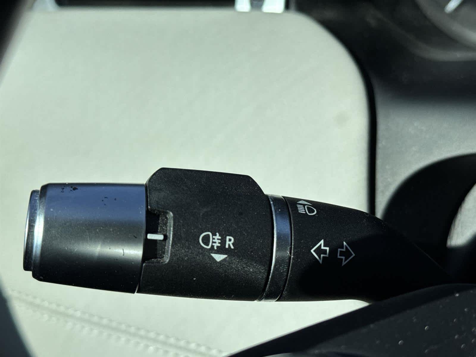 Thumbnail: 2020 Land Rover Discovery Sport - 23