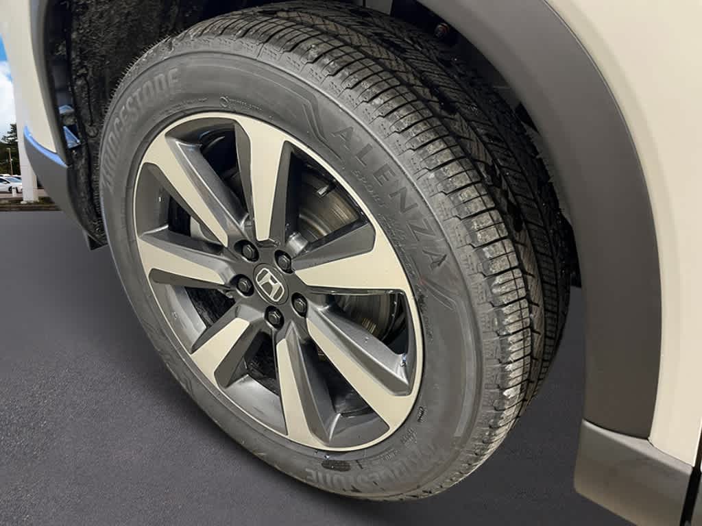 2025 Honda Pilot Touring 11