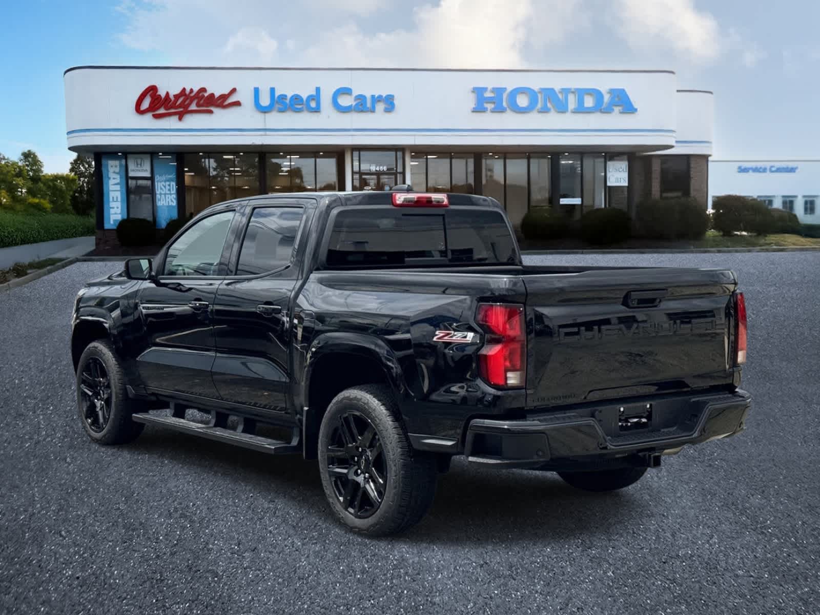 Thumbnail: 2024 Chevrolet Colorado - 3