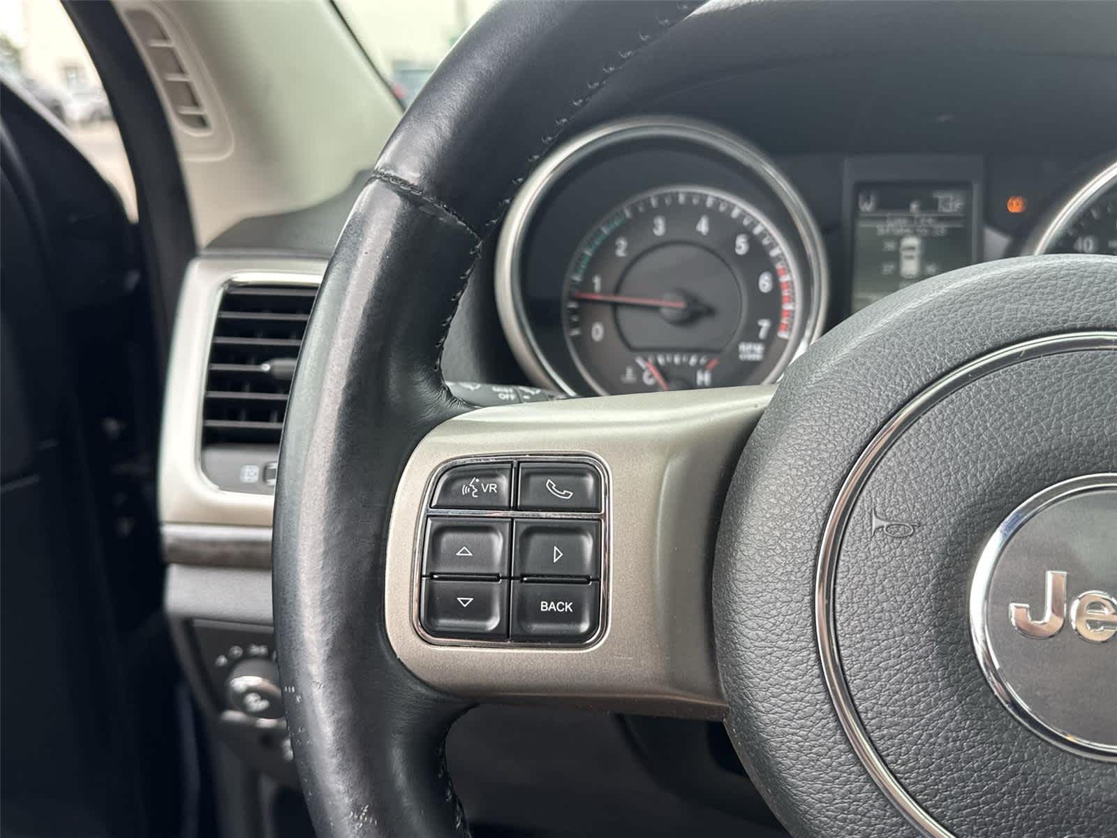 Thumbnail: 2013 Jeep Grand Cherokee - 20