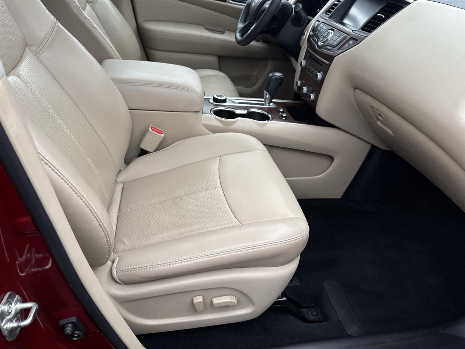 2018 Nissan Pathfinder Platinum 18