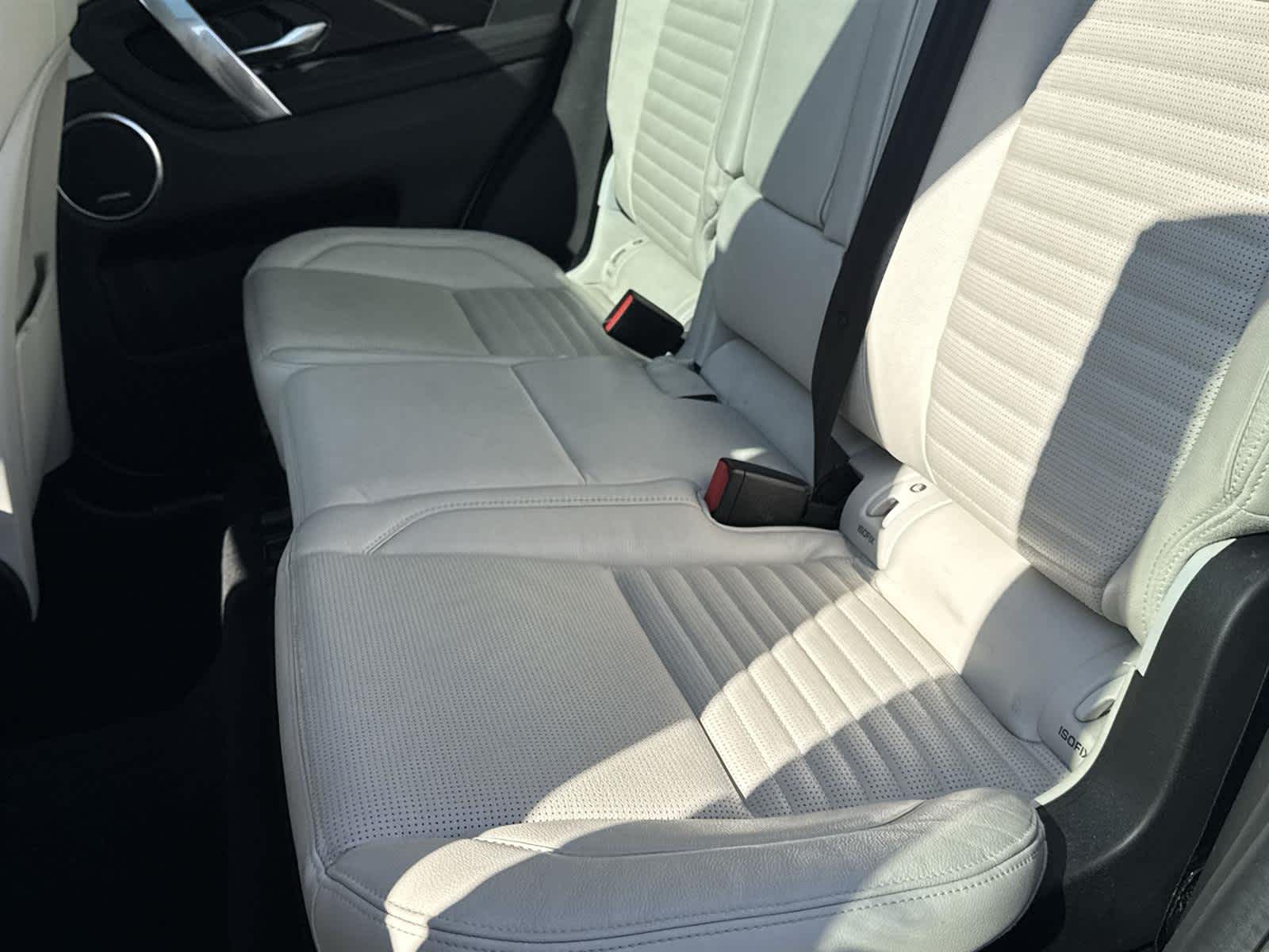 Thumbnail: 2020 Land Rover Discovery Sport - 15