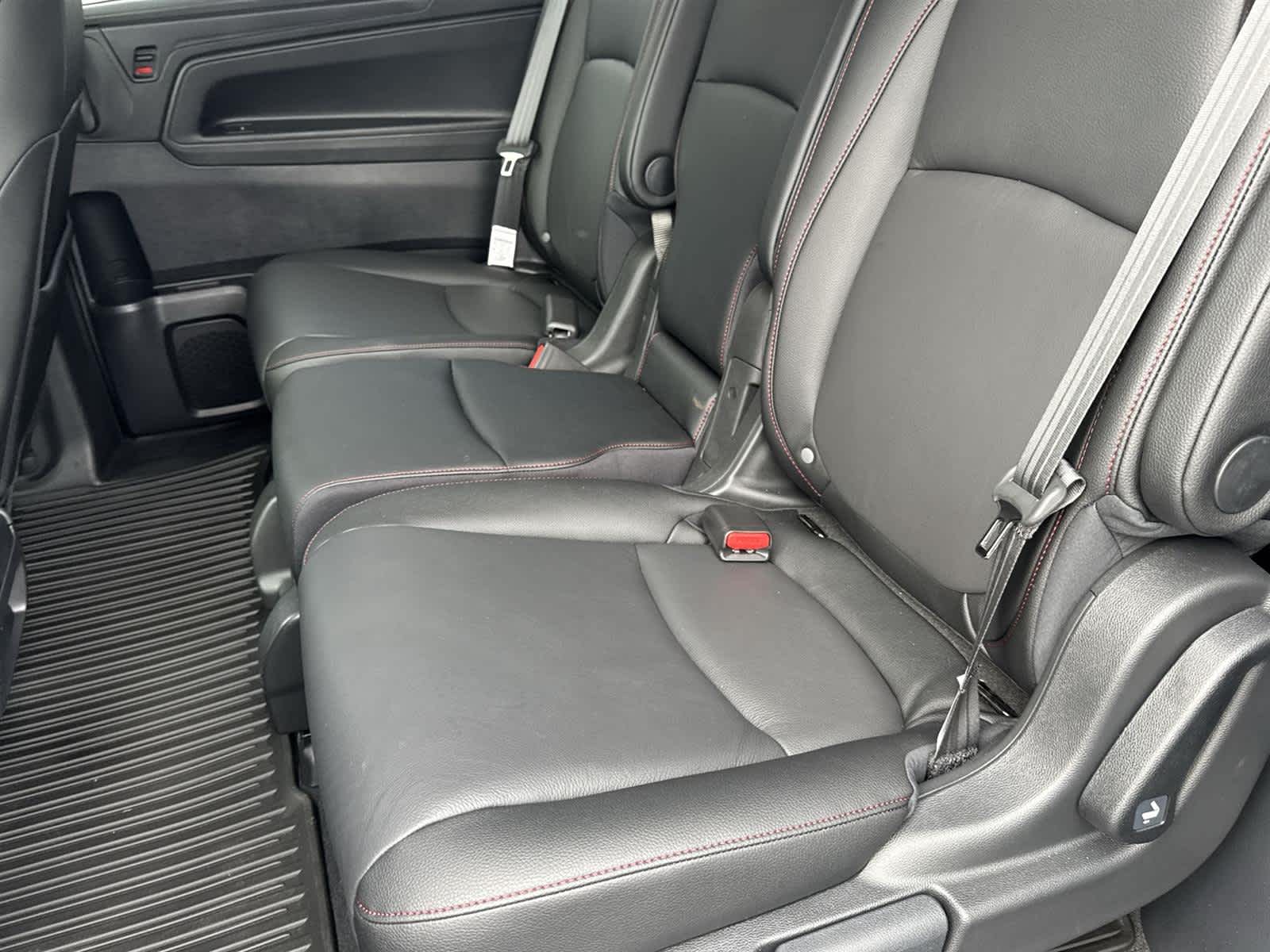 Thumbnail: 2026 Honda Odyssey - 14