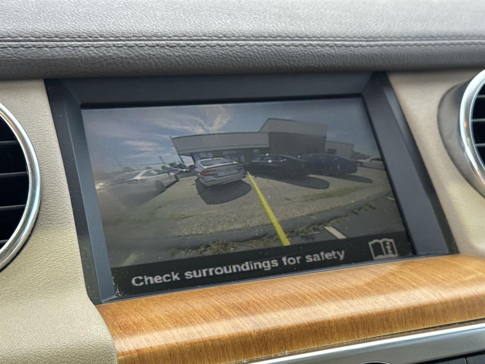 Thumbnail: 2015 Land Rover LR4 - 25