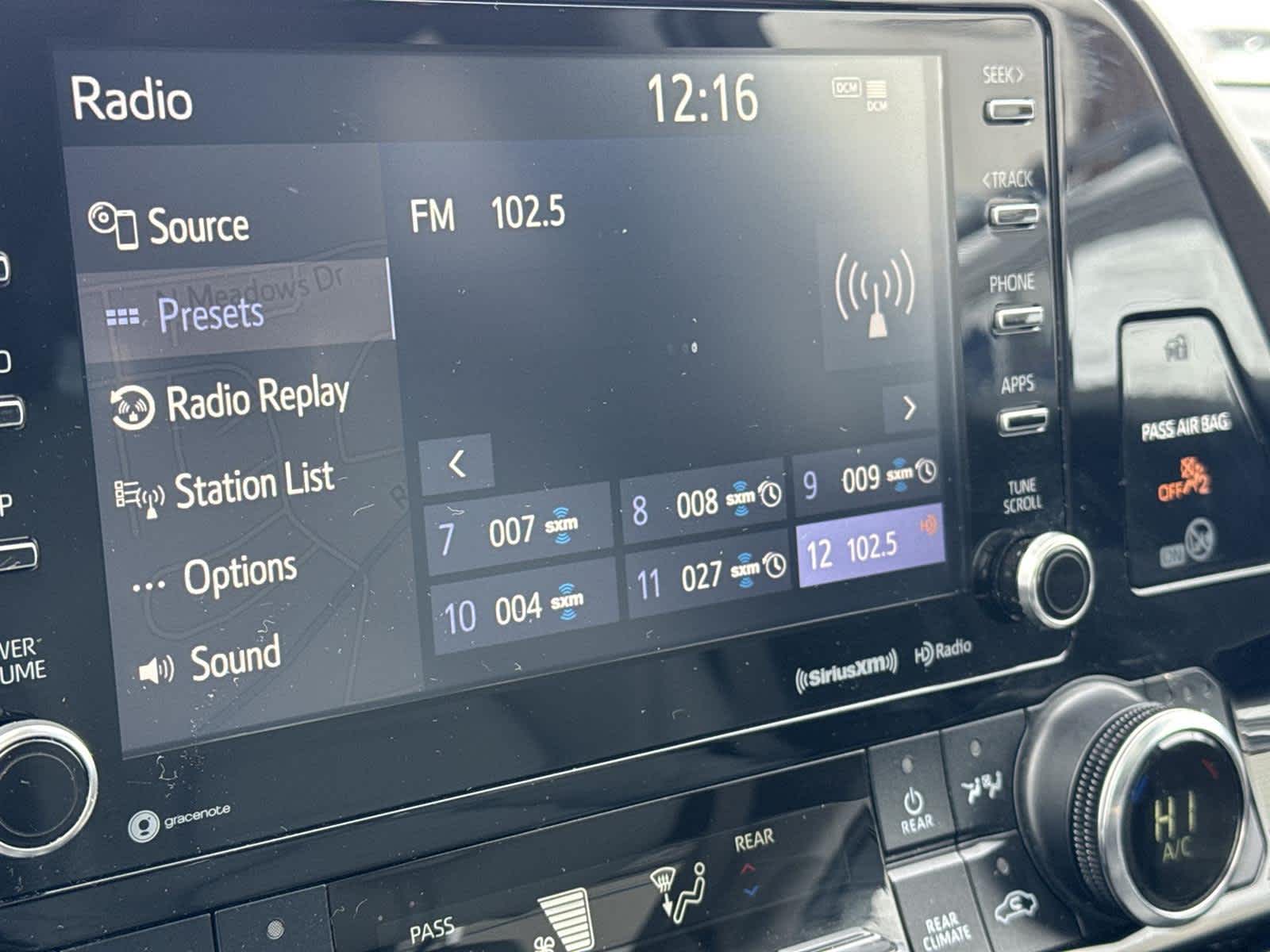 Thumbnail: 2020 Toyota Highlander - 25