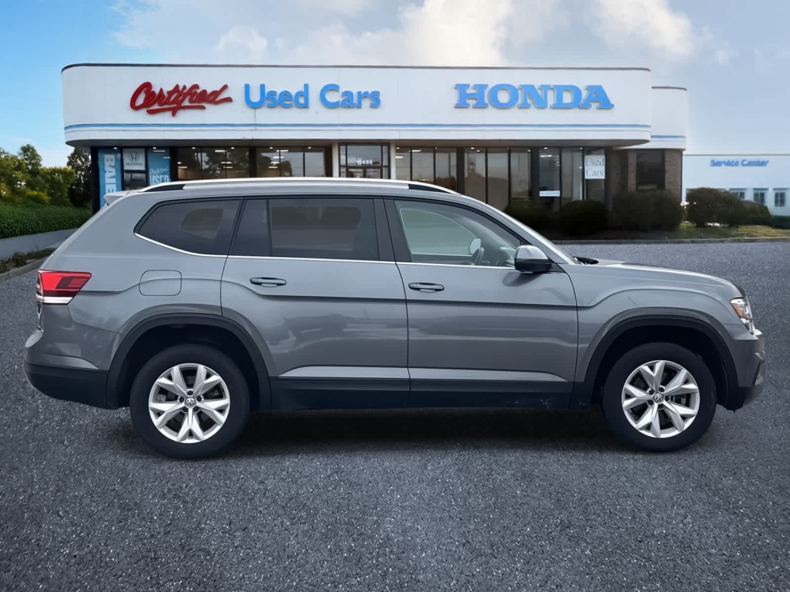 Thumbnail: 2018 Volkswagen Atlas - 6