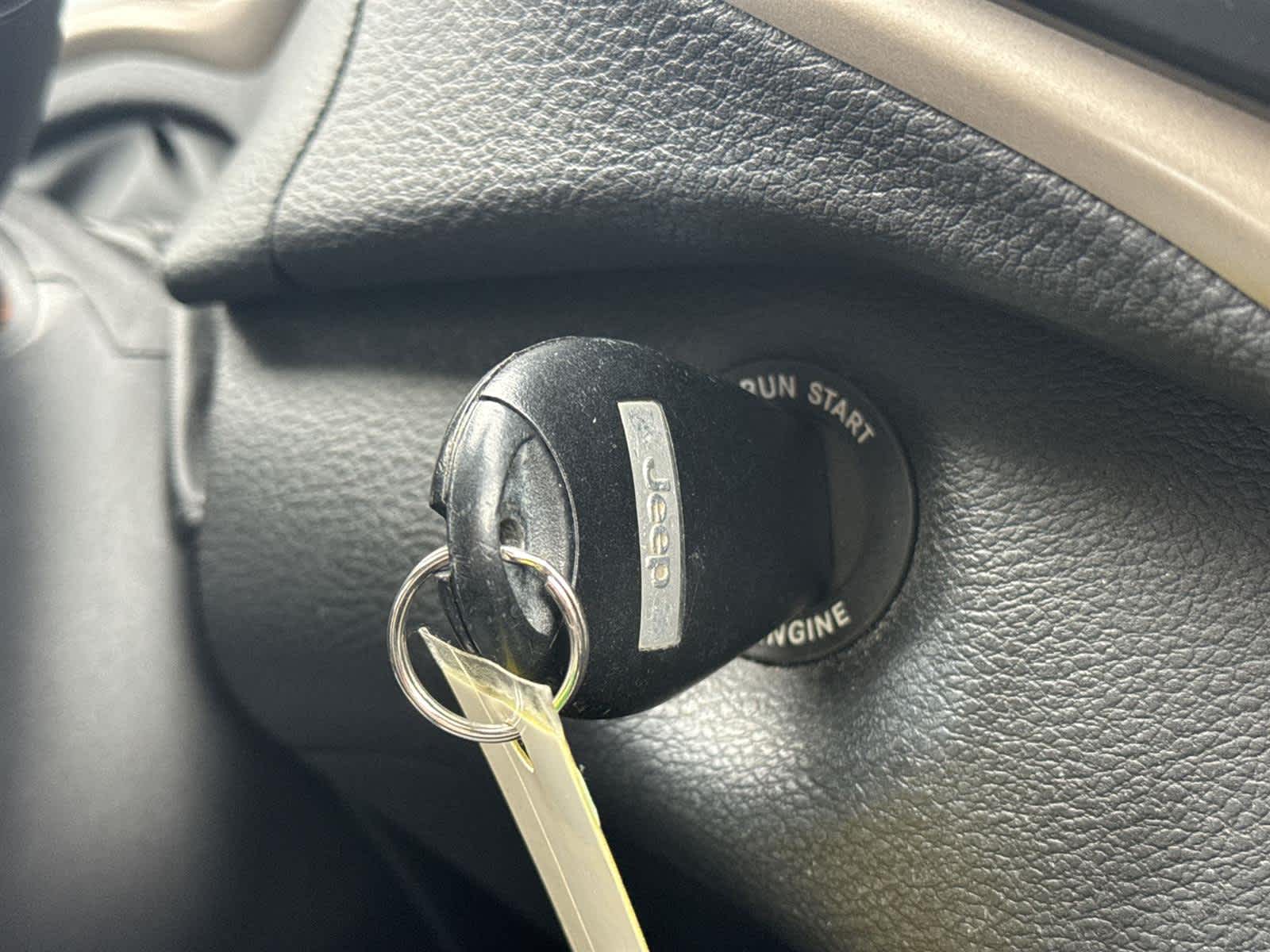 Thumbnail: 2014 Jeep Cherokee - 30