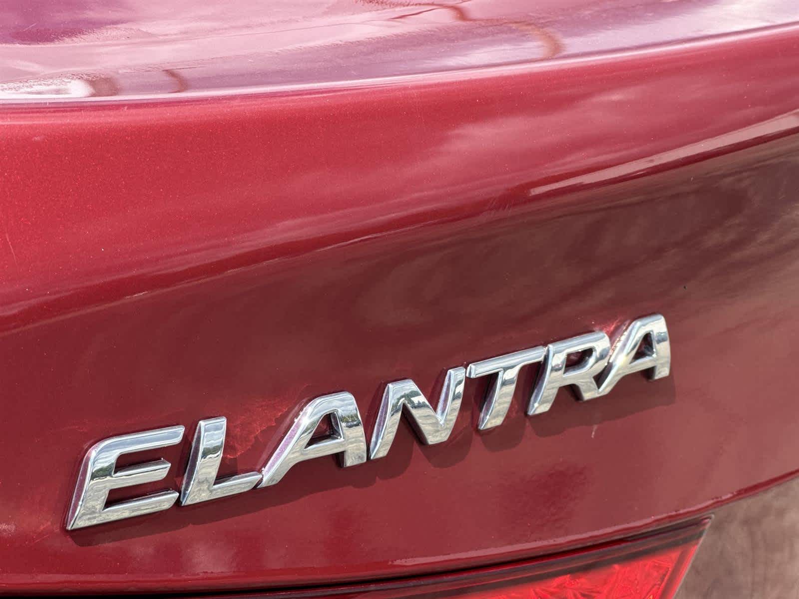 Thumbnail: 2013 Hyundai Elantra - 12