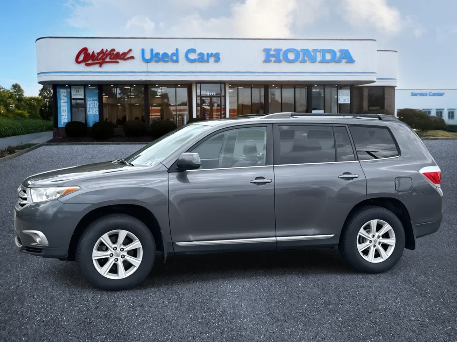 Thumbnail: 2012 Toyota Highlander - 2