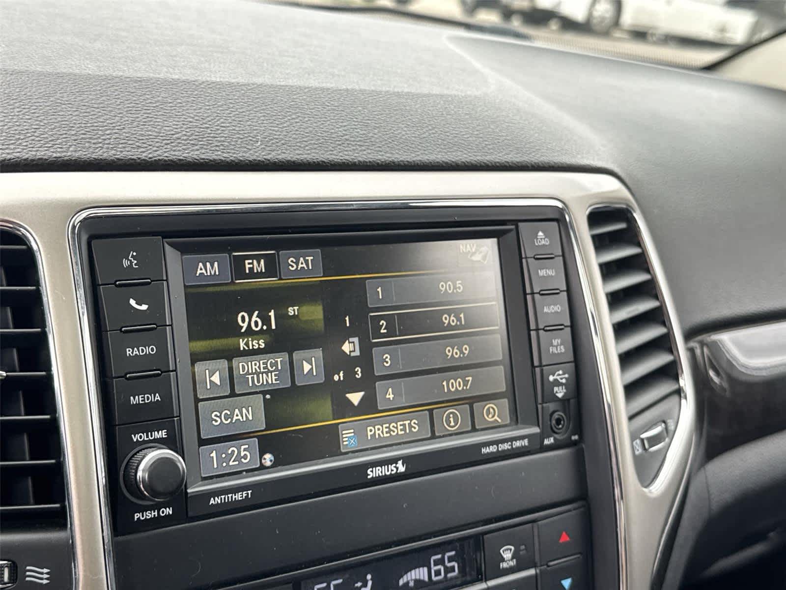 Thumbnail: 2013 Jeep Grand Cherokee - 26