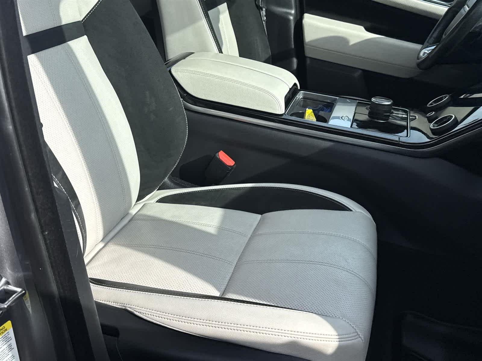 Thumbnail: 2020 Land Rover Range Rover Velar - 18