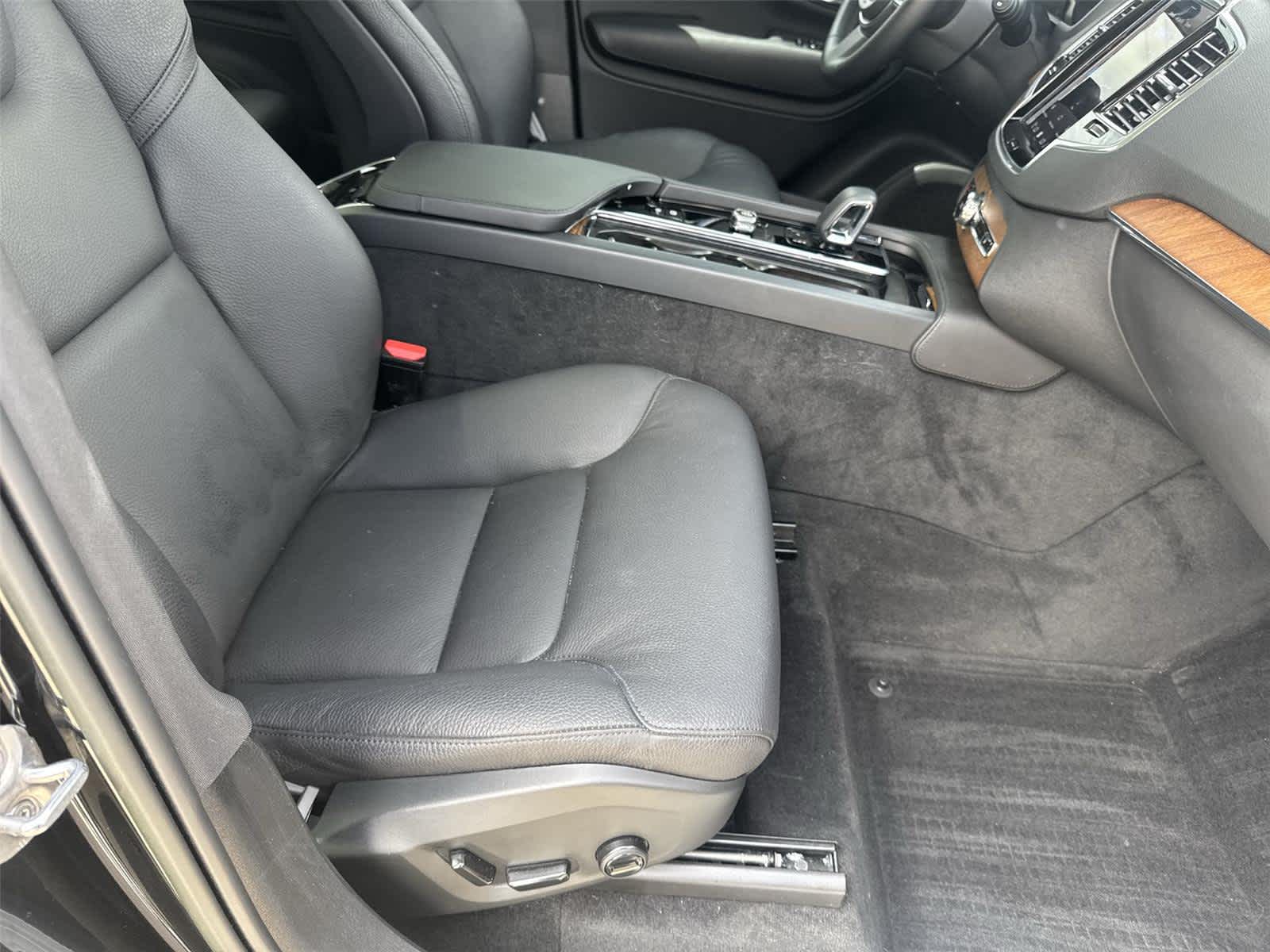 Thumbnail: 2023 Volvo XC90 - 16