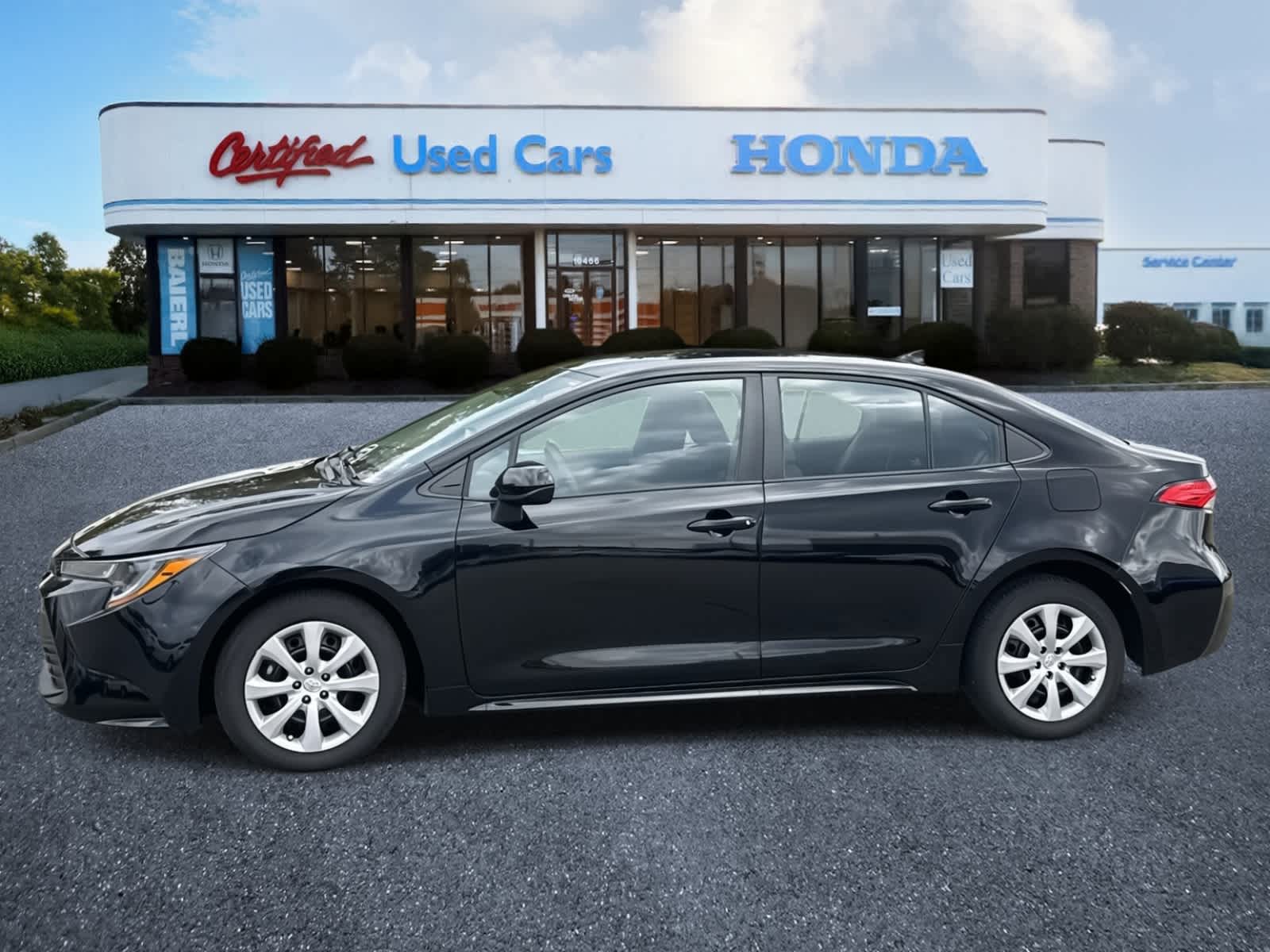 2023 Toyota Corolla LE photo 3